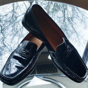 SALVATORE FERRAGAMO GANCINI BLACK PATENT LEATHER DRIVING LOAFERS FLATS 8.5B